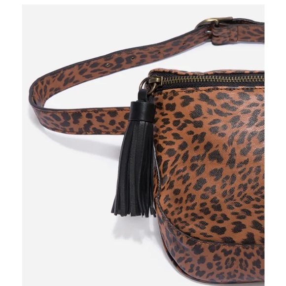 Johnny Was leopard print belt bag also can be warm as a cross body - Picture 7 of 8